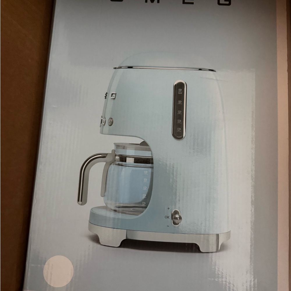 NWT  WHITE Smeg Retro Style Drip Coffee Machine